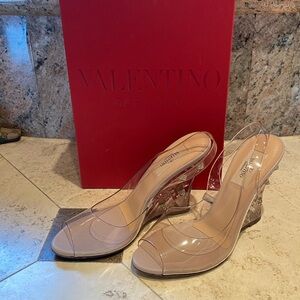 Stunning! Must have! Valentino clear sandals with rhinestone detail wedge 7.5